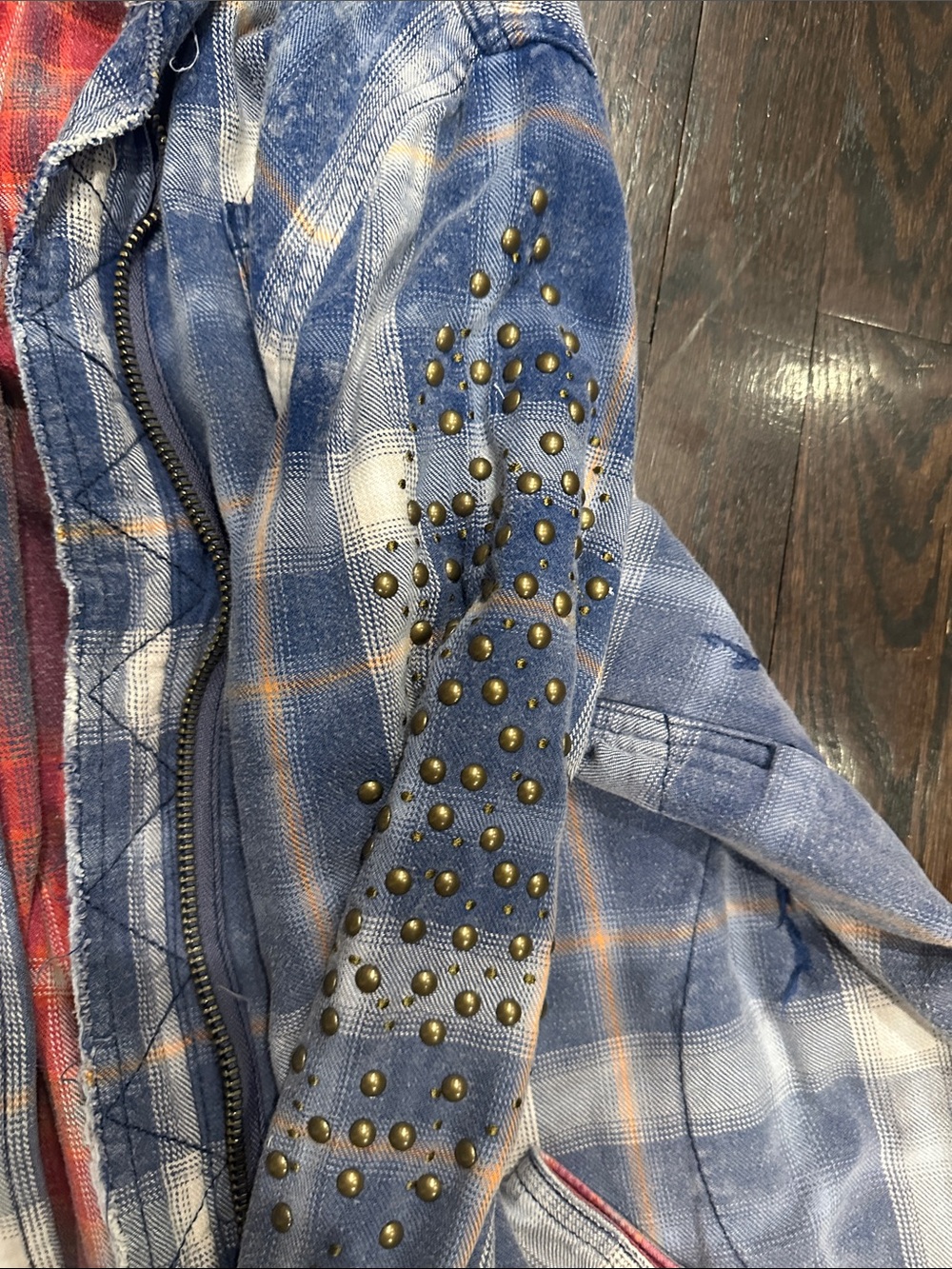 FREE PEOPLE FLANNEL STUDDED SHACKET - Picture 3 of 3